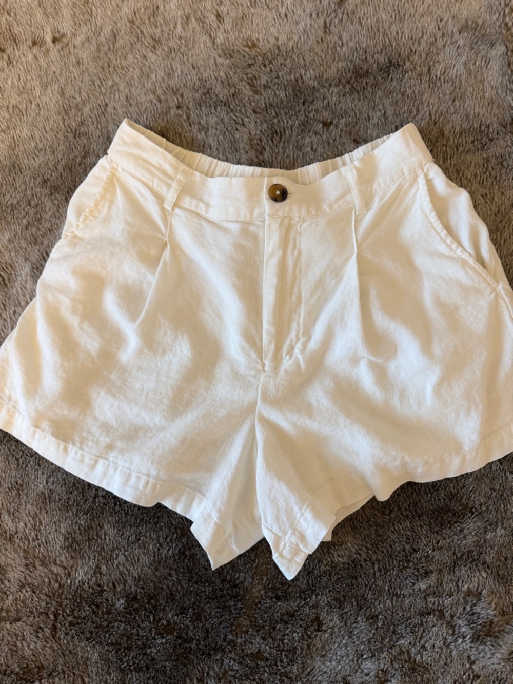 Ivory Linen-Blend Women’s Shorts with Button Detail S